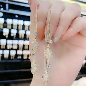 The new fashionable opal leaf tassel earrings